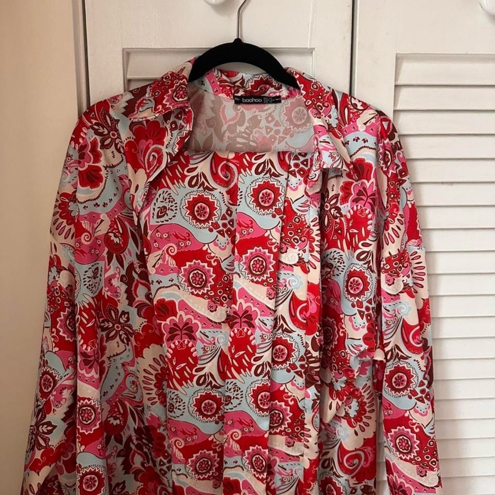 Boohoo Women's Vibrant Floral Blazer - Red and Pink